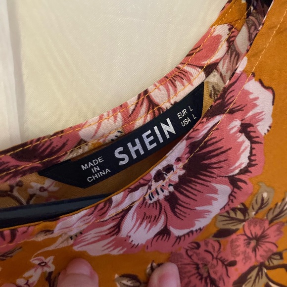 Mustard yellow floral top - Picture 2 of 3